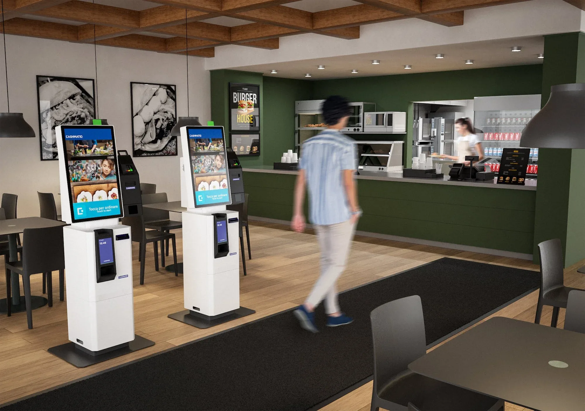 Fast food con parete verde, tavoli in legno e due chioschi Cashmatic con schermo per ordinare, un cliente di passaggio: render 3D d'ambiente
