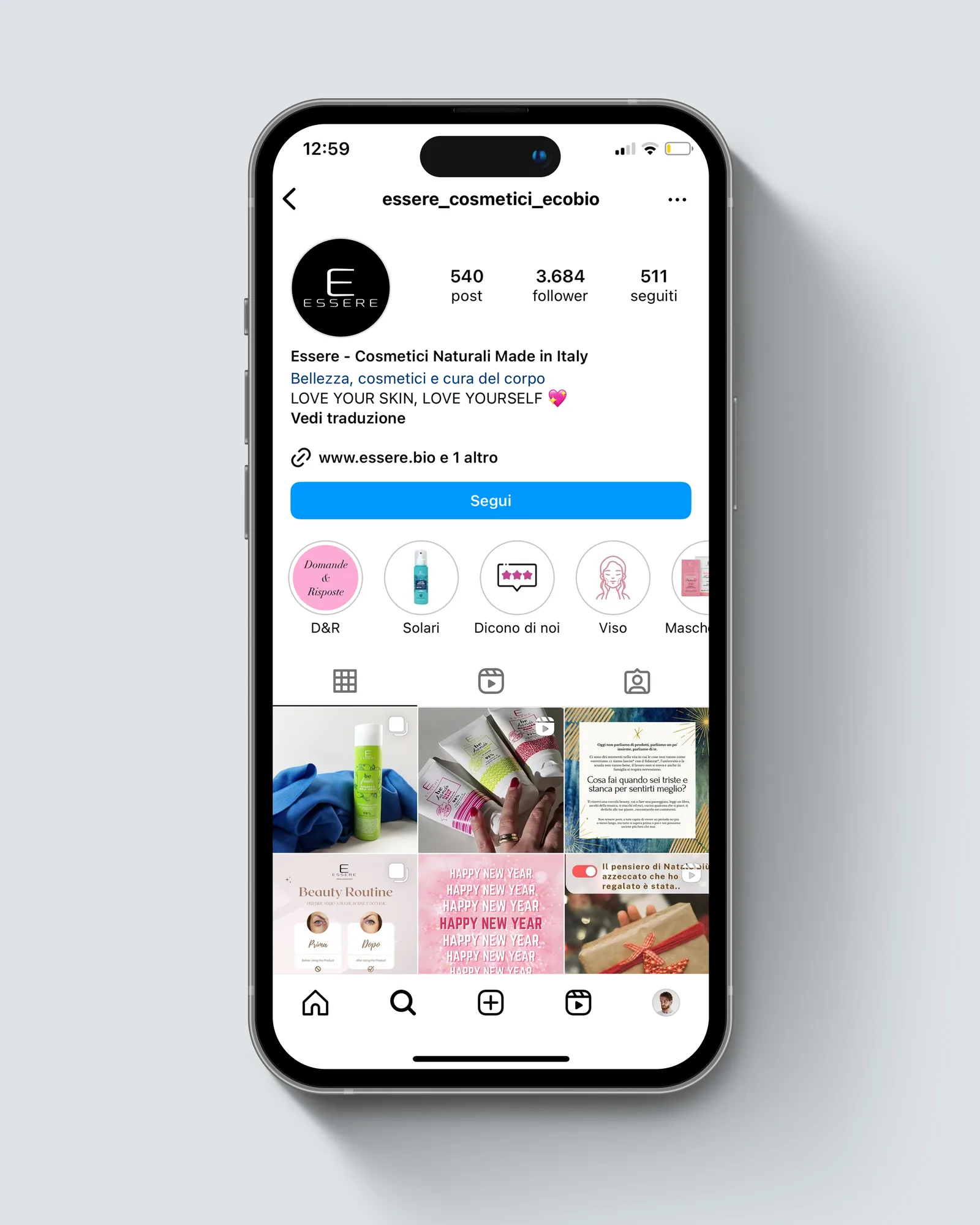 Il profilo Instagram di Essere Bio prima, sul telefono: grafiche diverse una dall'altra