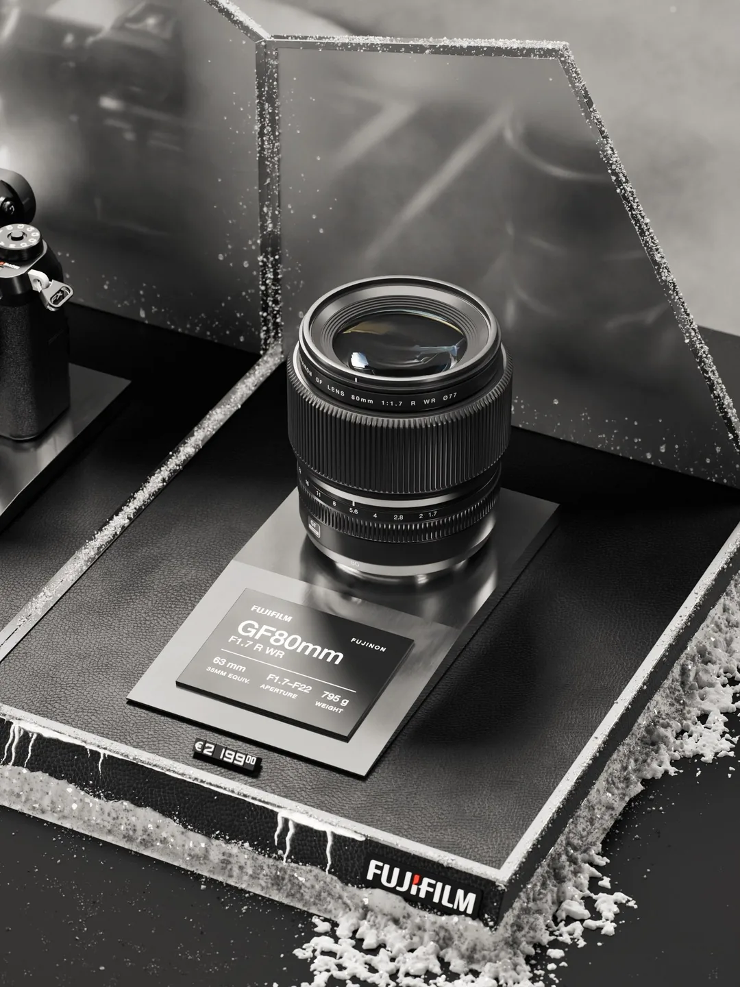 L'obiettivo Fujifilm GF 80mm F1.7 sul suo modulo, davanti allo specchio in cornice di alluminio: render 3D dell'espositore da banco